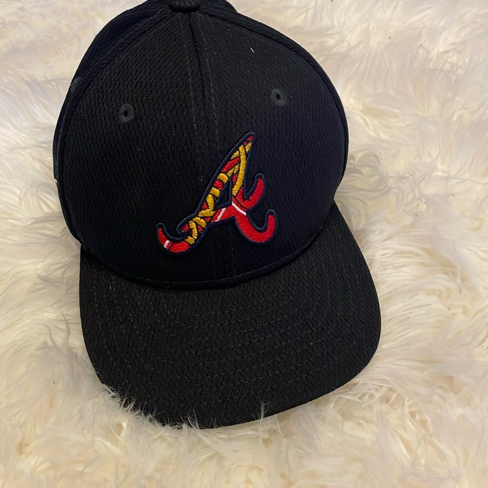 Atlanta braves hat red yellow and black